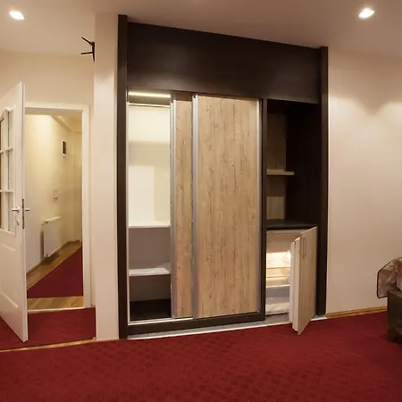 ゲストハウス Brocat ノヴィ・パザル