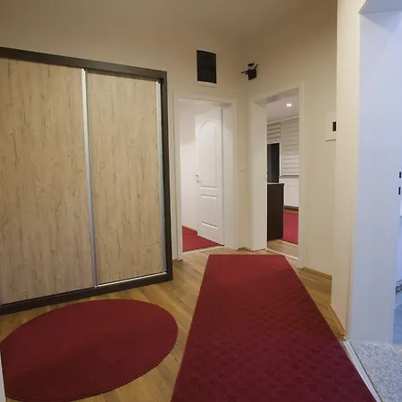 Brocat ノヴィ・パザル